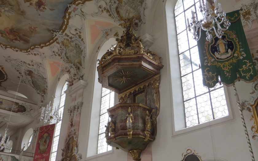 Kanzel in der Pfarrkirche St. Ulrich in Seeg | Bild: Martin Dubberke