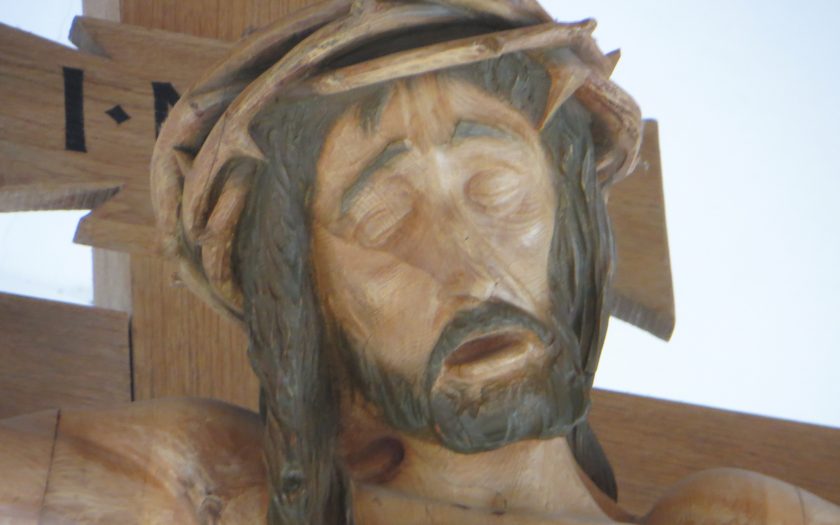 Der gekreuzigte Jesus in der Johanneskirche zu Partenkirchen | Bild: Martin Dubberke
